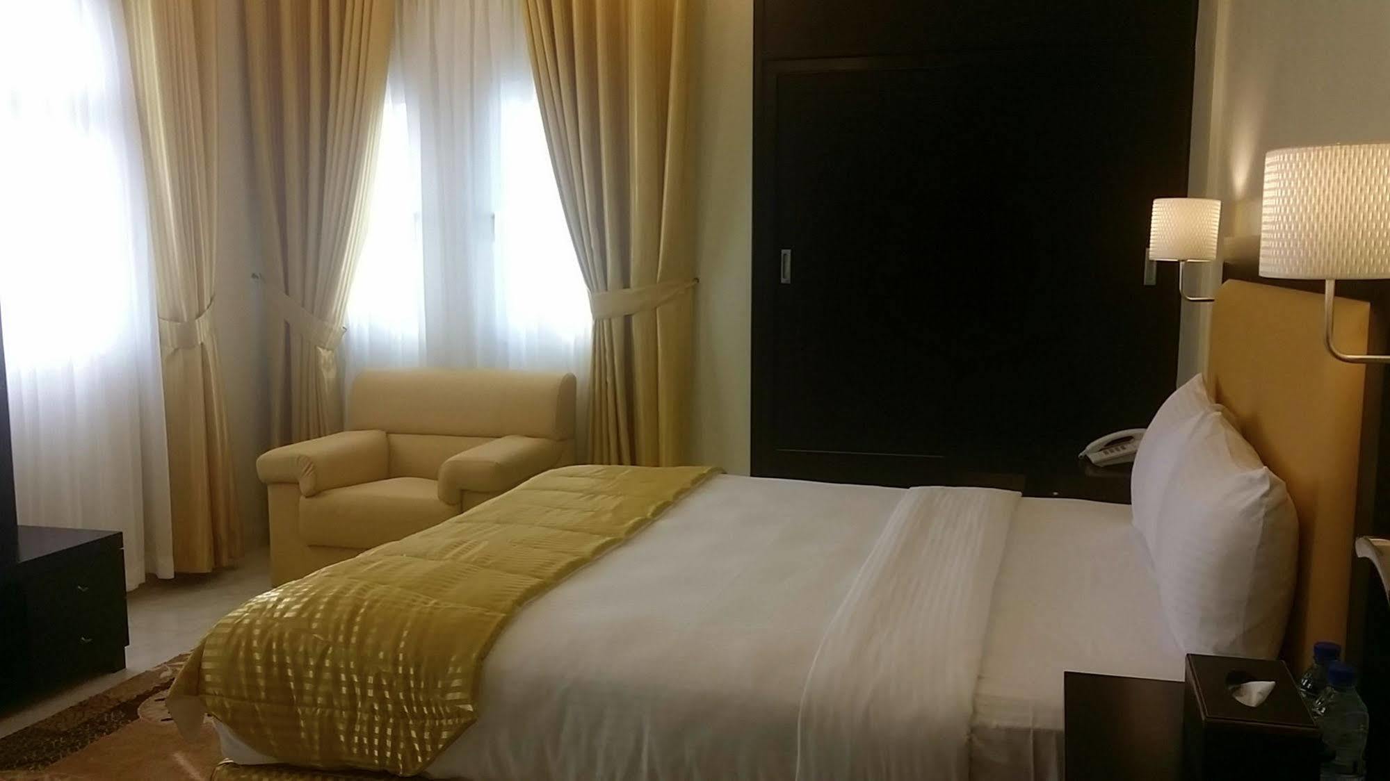 Remas Hotel Suites - Al Khoudh, Seeb, Muscat Zewnętrze zdjęcie